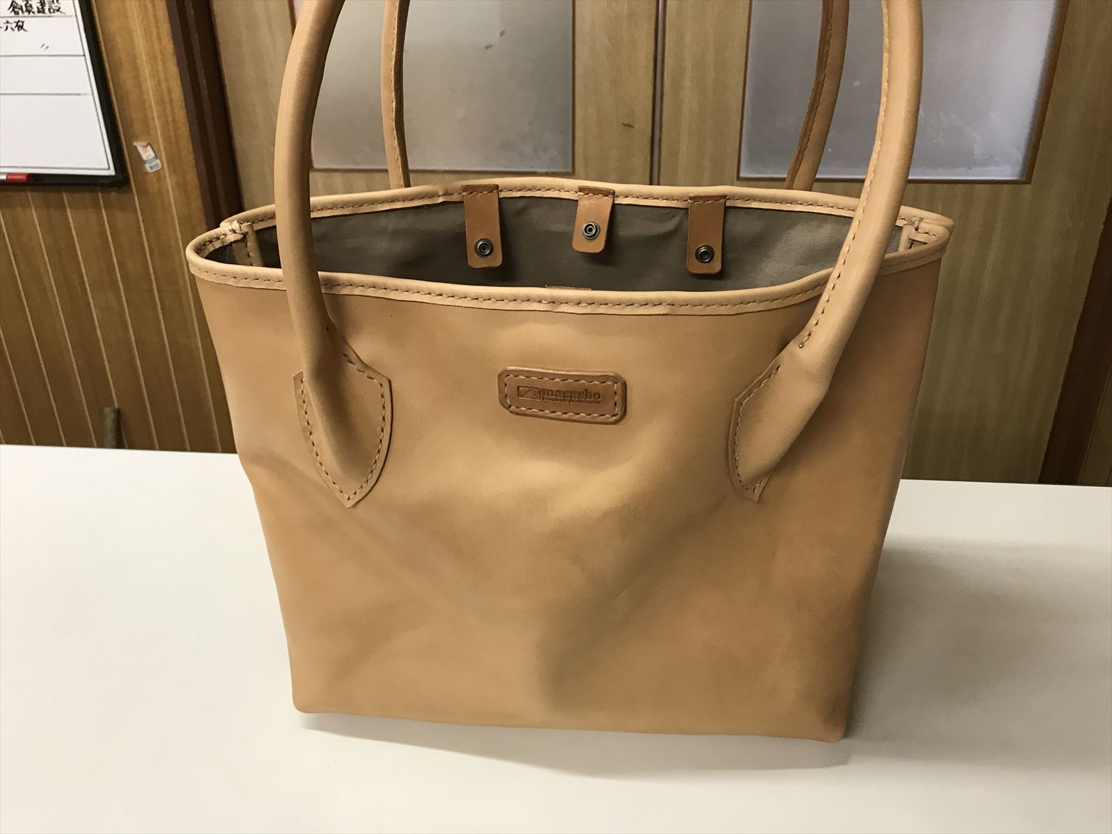 新作　レザートートバック